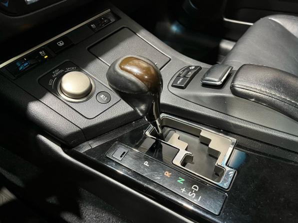 Lexus ES VI с пробегом 2014 года, цена 1 680 000 рублей, 264675 км, седан, Автокод Объявления