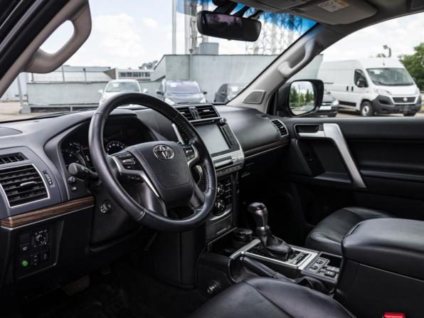Toyota Land Cruiser Prado 150 Series Рестайлинг 2 с пробегом 2018 года, цена 5 748 000 рублей, 56818 км, внедорожник, Автокод Объявления