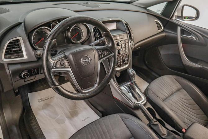 Opel Astra J Рестайлинг с пробегом 2013 года, цена 739 000 рублей, 176000 км, седан, Автокод Объявления