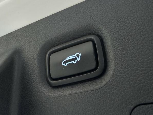 Hyundai Santa Fe IV Рестайлинг с пробегом 2021 года, цена 3 656 500 рублей, 68737 км, внедорожник, Автокод Объявления
