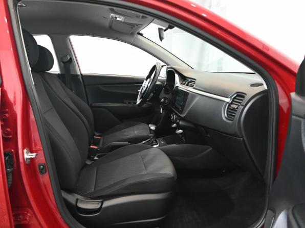Kia Rio IV Рестайлинг с пробегом 2021 года, цена 1 990 000 рублей, 71001 км, хэтчбек, Автокод Объявления