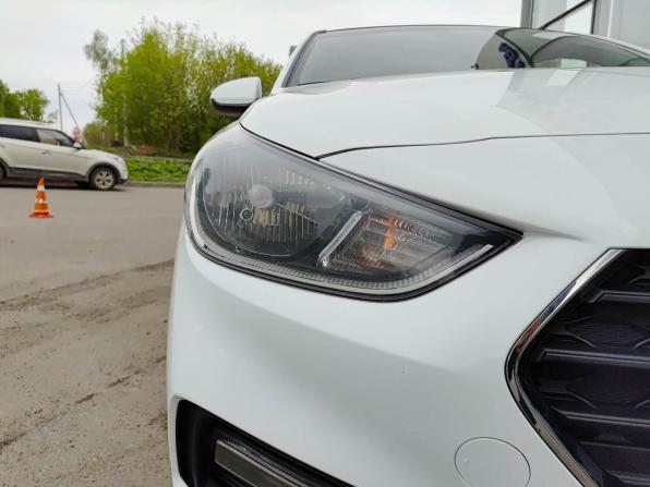 Hyundai Solaris II с пробегом 2019 года, цена 1 599 800 рублей, 64101 км, седан, Автокод Объявления