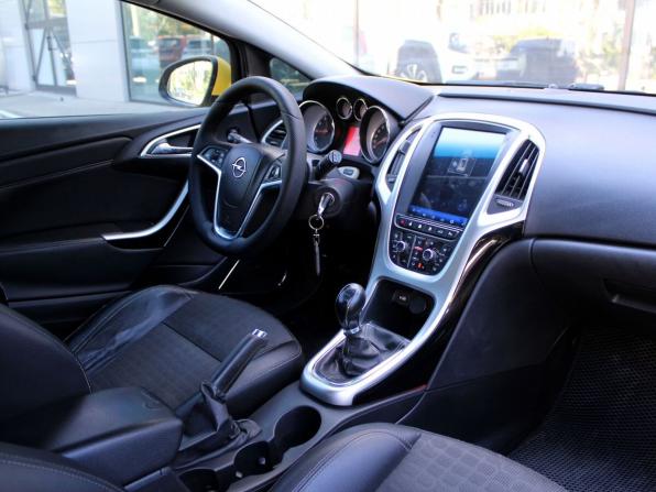 Opel Astra J Рестайлинг с пробегом 2012 года, цена 697 000 рублей, 257555 км, хэтчбек, Автокод Объявления