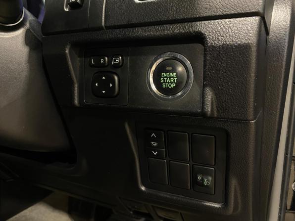 Toyota Land Cruiser Prado 150 Series с пробегом 2013 года, цена 3 300 000 рублей, 156329 км, внедорожник, Автокод Объявления