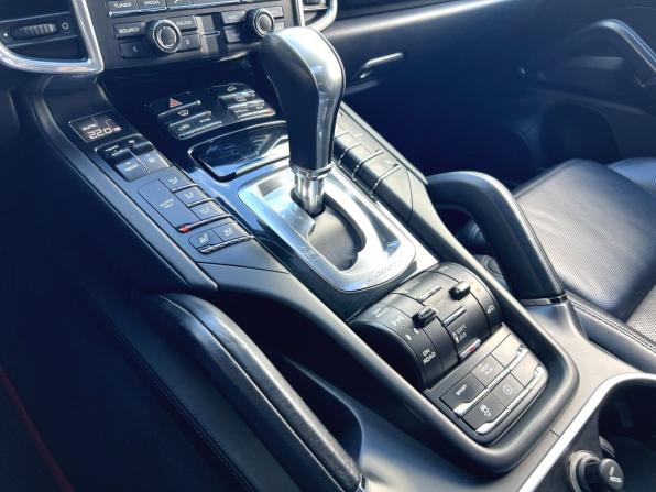 Porsche Cayenne II Рестайлинг (958) с пробегом 2014 года, цена 2 450 000 рублей, 241028 км, внедорожник, Автокод Объявления