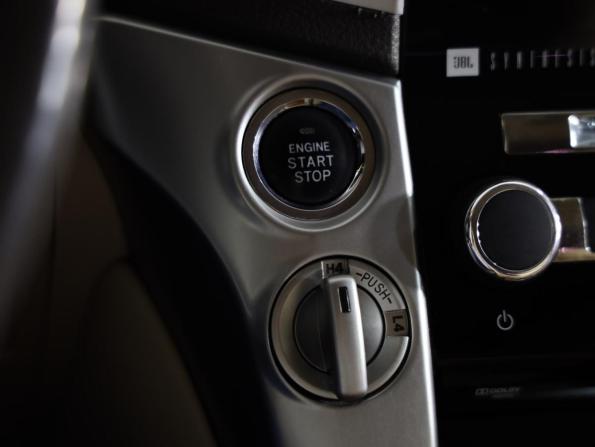 Toyota Land Cruiser 200 Series Рестайлинг 1 с пробегом 2013 года, цена 3 599 000 рублей, 234153 км, внедорожник, Автокод Объявления