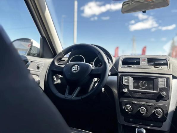 Skoda Yeti I Рестайлинг с пробегом 2017 года, цена 1 380 000 рублей, 122217 км, внедорожник, Автокод Объявления