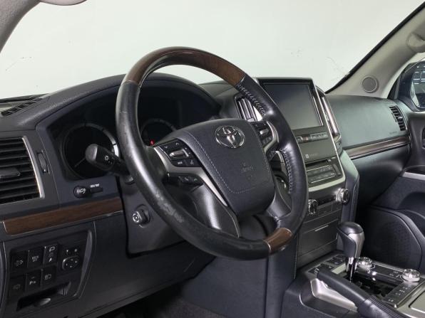 Toyota Land Cruiser 200 Series Рестайлинг 2 с пробегом 2019 года, цена 6 950 000 рублей, 135941 км, внедорожник, Автокод Объявления