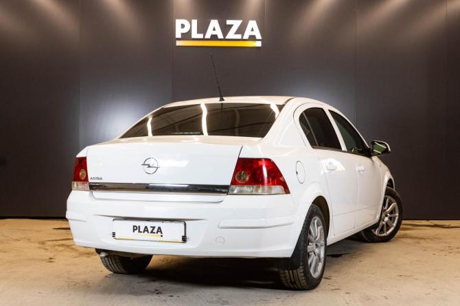Opel Astra H Рестайлинг с пробегом 2011 года, цена 550 000 рублей, 168360 км, седан, Автокод Объявления