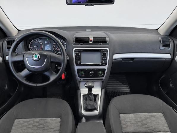 Skoda Octavia II (A5) Рестайлинг с пробегом 2012 года, цена 859 000 рублей, 168234 км, лифтбек, Автокод Объявления