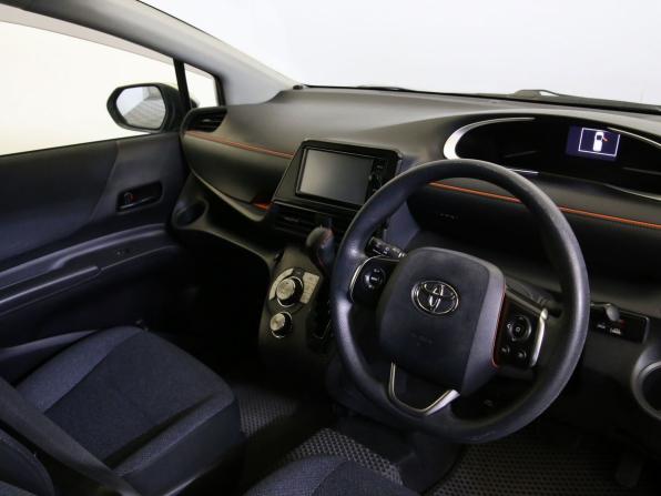 Toyota Sienta II с пробегом 2015 года, цена 1 250 000 рублей, 160050 км, компактвэн, Автокод Объявления