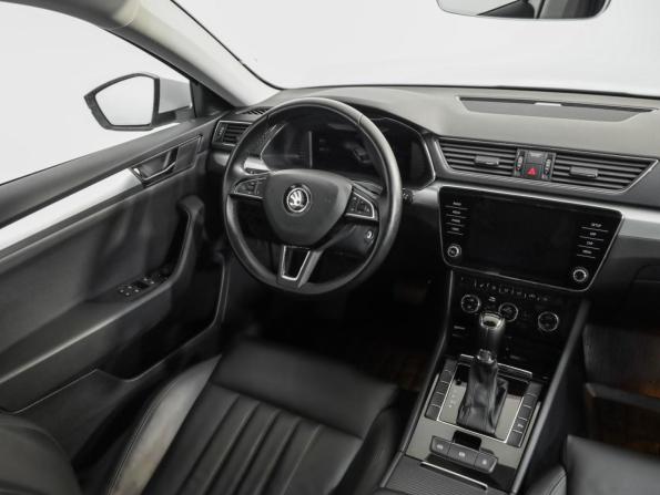Skoda Superb III с пробегом 2018 года, цена 1 799 000 рублей, 142200 км, лифтбек, Автокод Объявления