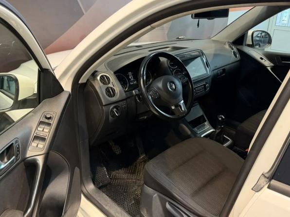 Volkswagen Tiguan I Рестайлинг с пробегом 2012 года, цена 1 050 000 рублей, 176000 км, внедорожник, Автокод Объявления