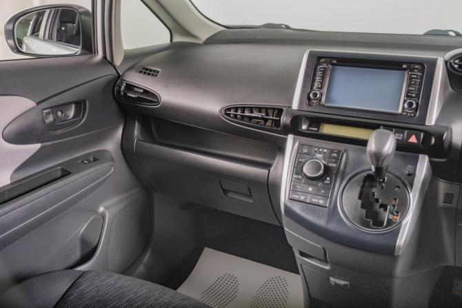 Toyota Wish II с пробегом 2010 года, цена 1 299 000 рублей, 170000 км, минивэн, Автокод Объявления