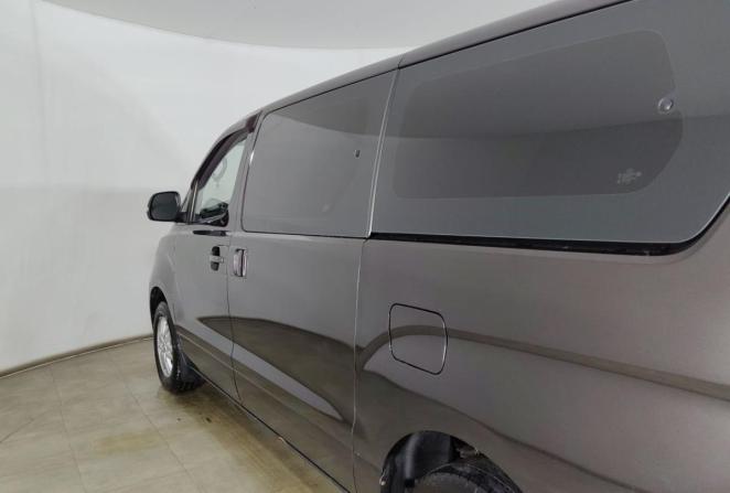 Hyundai H-1 II Рестайлинг 2 с пробегом 2018 года, цена 2 090 000 рублей, 193000 км, минивэн, Автокод Объявления