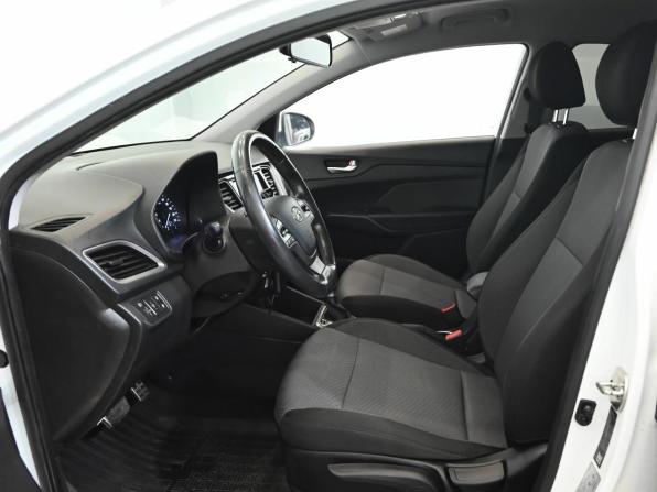 Hyundai Solaris II с пробегом 2019 года, цена 1 660 000 рублей, 63815 км, седан, Автокод Объявления