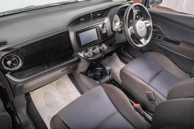Toyota Vitz III (XP130) Рестайлинг 2 с пробегом 2018 года, цена 1 069 000 рублей, 71500 км, хэтчбек, Автокод Объявления