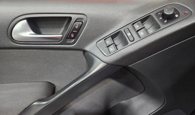 Volkswagen Tiguan I Рестайлинг с пробегом 2013 года, цена 1 199 000 рублей, 175798 км, внедорожник, Автокод Объявления