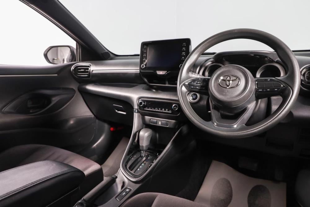 Toyota Yaris IV Новосибирск  - изображение 8