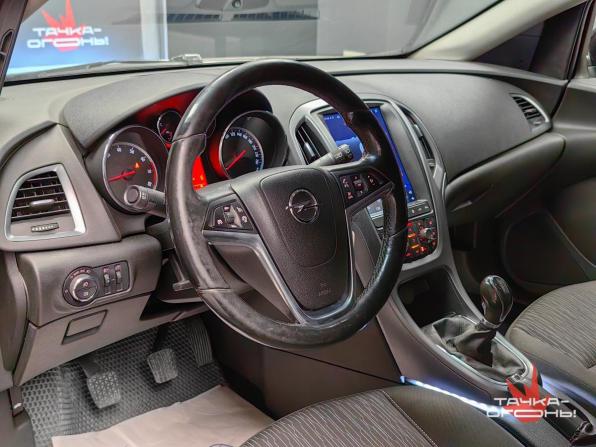 Opel Astra J Рестайлинг с пробегом 2013 года, цена 484 000 рублей, 308000 км, хэтчбек, Автокод Объявления