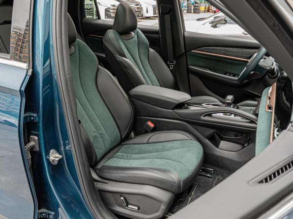 Geely Monjaro I с пробегом 2023 года, цена 3 240 000 рублей, 37178 км, внедорожник, Автокод Объявления