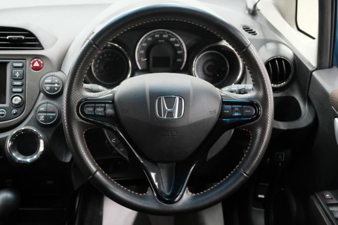 Honda Fit Shuttle I с пробегом 2012 года, цена 1 229 000 рублей, 110450 км, универсал, Автокод Объявления