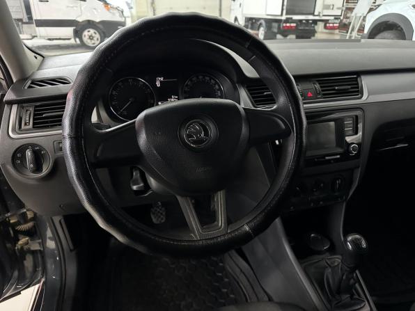 Skoda Rapid I с пробегом 2016 года, цена 1 030 000 рублей, 97326 км, лифтбек, Автокод Объявления