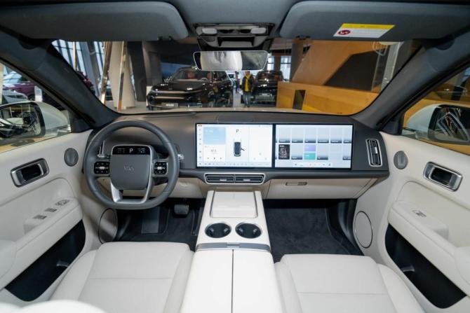 Новый Li Auto (Lixiang) L7 I Рестайлинг 2025 года, цена 10 926 535 рублей, внедорожник, Автокод Объявления