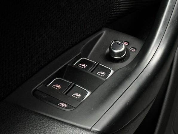 Audi Q3 I (8U) Рестайлинг с пробегом 2017 года, цена 2 149 000 рублей, 165018 км, внедорожник, Автокод Объявления