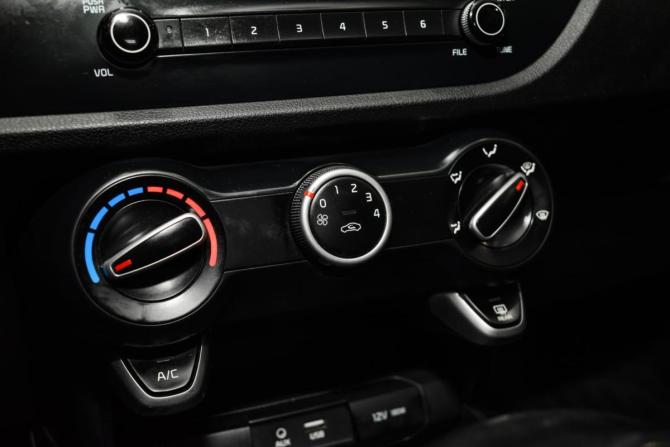 Kia Rio IV с пробегом 2017 года, цена 979 000 рублей, 259563 км, седан, Автокод Объявления