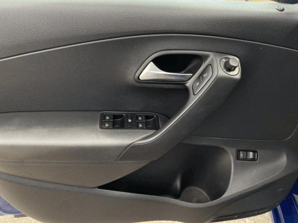 Volkswagen Polo V Рестайлинг с пробегом 2019 года, цена 985 000 рублей, 180925 км, седан, Автокод Объявления