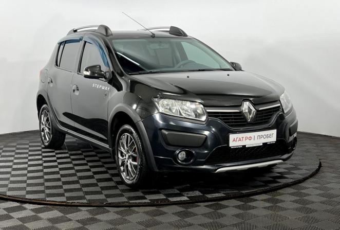 Renault Sandero II с пробегом 2015 года, цена 710 000 рублей, 211237 км, хэтчбек, Автокод Объявления