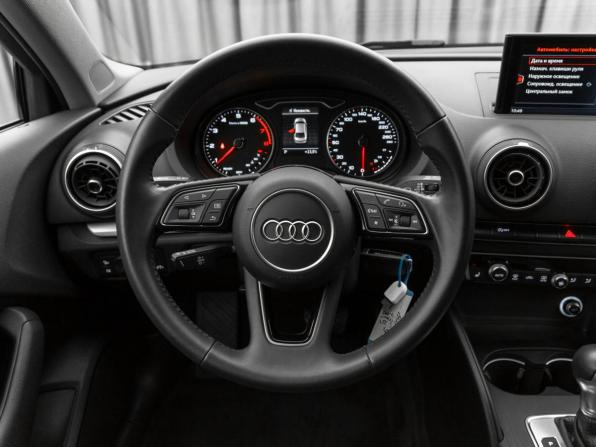 Audi A3 III (8V) Рестайлинг с пробегом 2019 года, цена 2 390 000 рублей, 53785 км, седан, Автокод Объявления