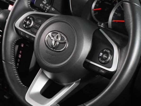 Toyota Roomy I Рестайлинг с пробегом 2021 года, цена 1 961 000 рублей, 24388 км, микровэн, Автокод Объявления
