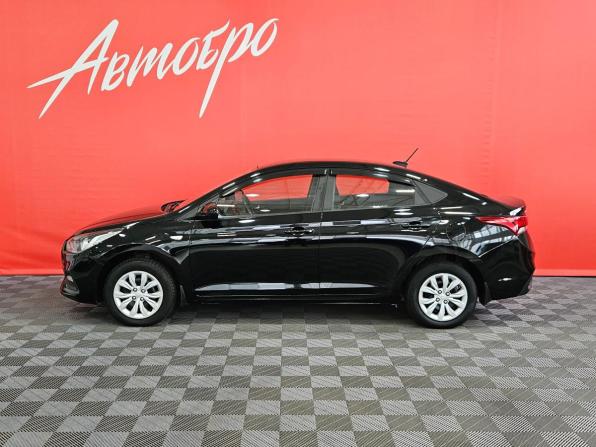 Hyundai Solaris II с пробегом 2017 года, цена 1 050 000 рублей, 131298 км, седан, Автокод Объявления