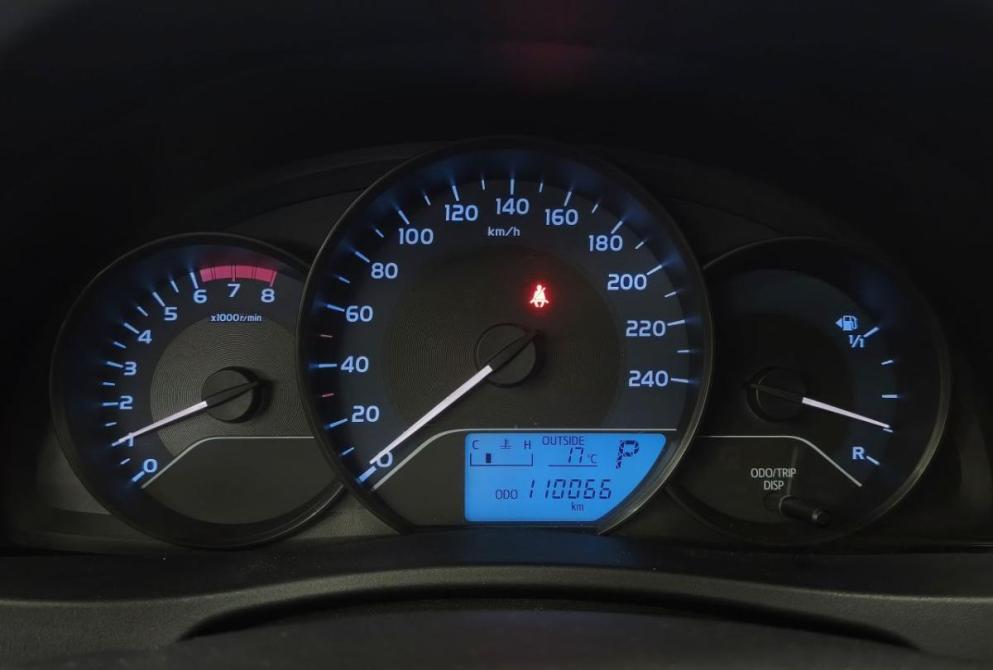 Toyota Corolla XI (E160 E170 E180) Рестайлинг 1 Екатеринбург  - изображение 9