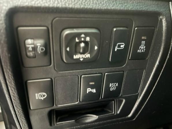Toyota Land Cruiser 200 Series с пробегом 2011 года, цена 2 555 000 рублей, 325660 км, внедорожник, Автокод Объявления