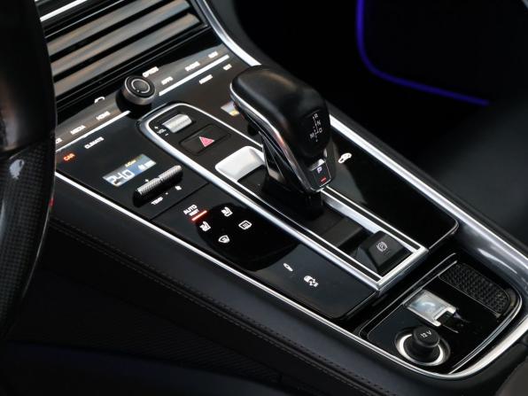 Porsche Panamera II с пробегом 2017 года, цена 8 989 000 рублей, 68986 км, фастбек, Автокод Объявления