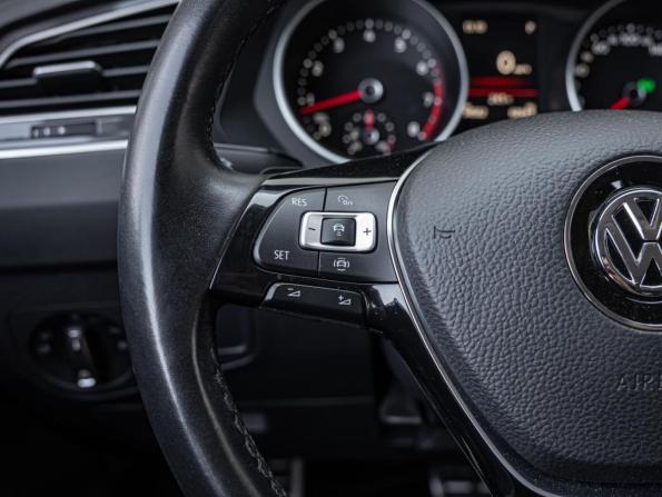 Volkswagen Tiguan II с пробегом 2018 года, цена 2 600 000 рублей, 54582 км, внедорожник, Автокод Объявления