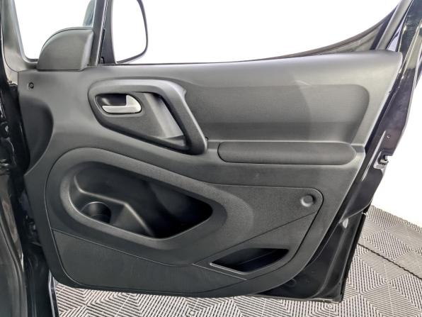 Opel Combo PCMA с пробегом 2021 года, цена 2 110 000 рублей, 48701 км, компактвэн, Автокод Объявления