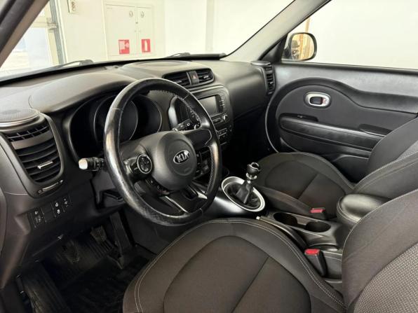 Kia Soul II Рестайлинг с пробегом 2018 года, цена 1 369 000 рублей, 138276 км, хэтчбек, Автокод Объявления