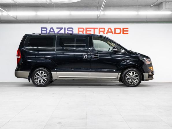 Hyundai H-1 II Рестайлинг 2 с пробегом 2019 года, цена 3 300 000 рублей, 47668 км, минивэн, Автокод Объявления