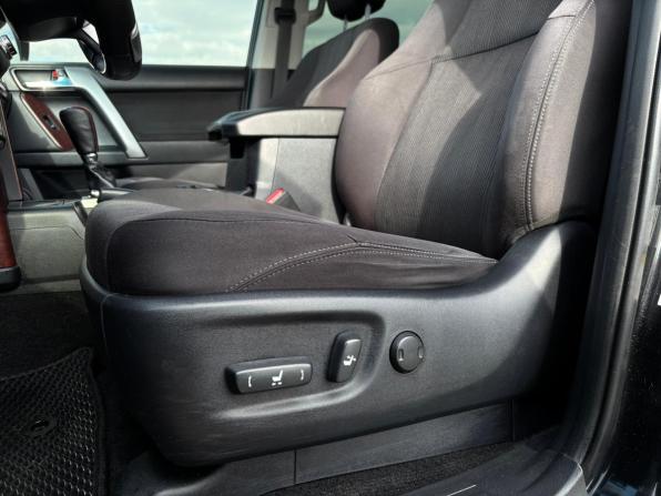 Toyota Land Cruiser Prado 150 Series Рестайлинг 1 с пробегом 2014 года, цена 2 940 000 рублей, 200390 км, внедорожник, Автокод Объявления