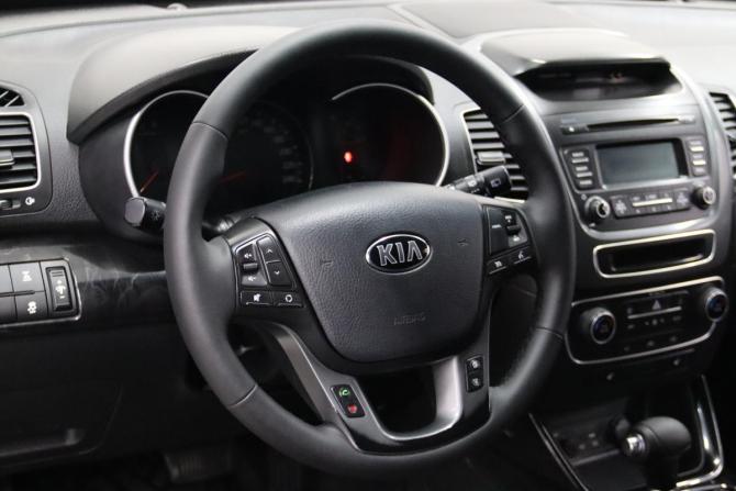 Kia Sorento II Рестайлинг с пробегом 2017 года, цена 1 795 950 рублей, 212212 км, внедорожник, Автокод Объявления