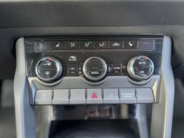 Skoda Karoq I с пробегом 2020 года, цена 2 320 000 рублей, 72175 км, внедорожник, Автокод Объявления