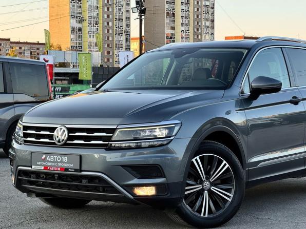 Volkswagen Tiguan II с пробегом 2018 года, цена 2 699 000 рублей, 136821 км, внедорожник, Автокод Объявления