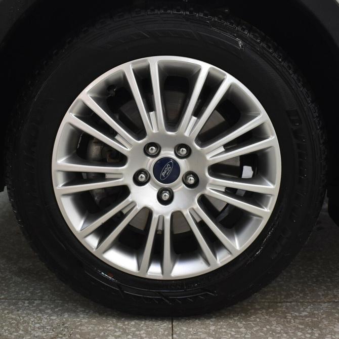 Ford Kuga II Москва  - изображение 17
