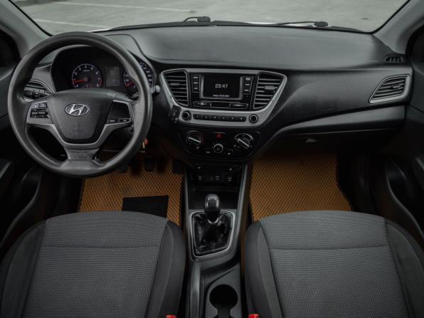 Hyundai Solaris II с пробегом 2017 года, цена 795 000 рублей, 167000 км, седан, Автокод Объявления