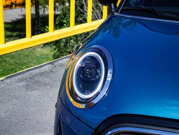 Mini Hatch III (F55/F56) Рестайлинг 2 с пробегом 2021 года, цена 2 999 000 рублей, 19766 км, хэтчбек, Автокод Объявления