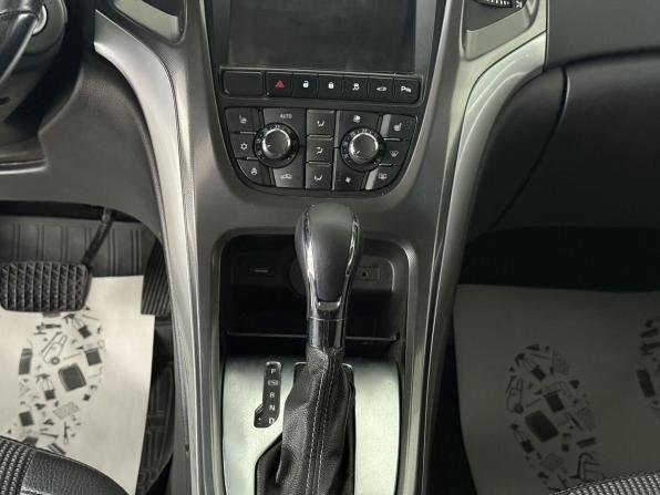 Opel Astra J с пробегом 2010 года, цена 555 000 рублей, 184516 км, хэтчбек, Автокод Объявления